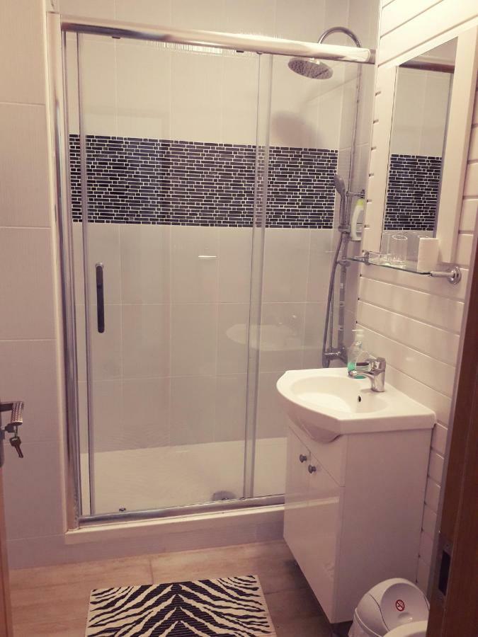 Iasi City Break Rooms Esterno foto