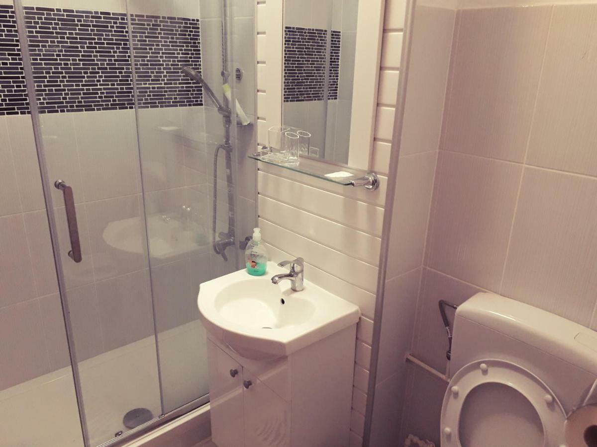 Iasi City Break Rooms Esterno foto